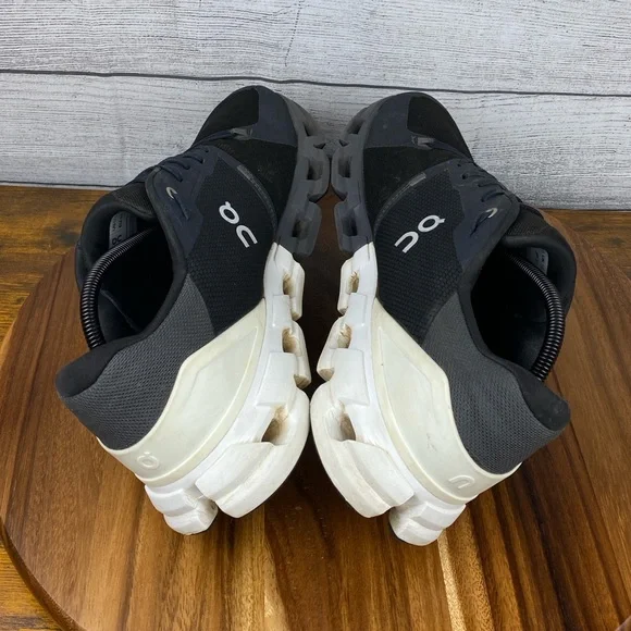 ON Running Cloudflyer 4 Black White Men’s Shoes Sneaker Size 13